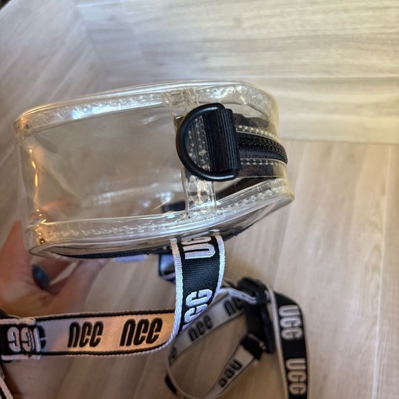 UGG Janey II Transparent Boot | UGG Belt Bag Crossbody - Picture 11 of 13